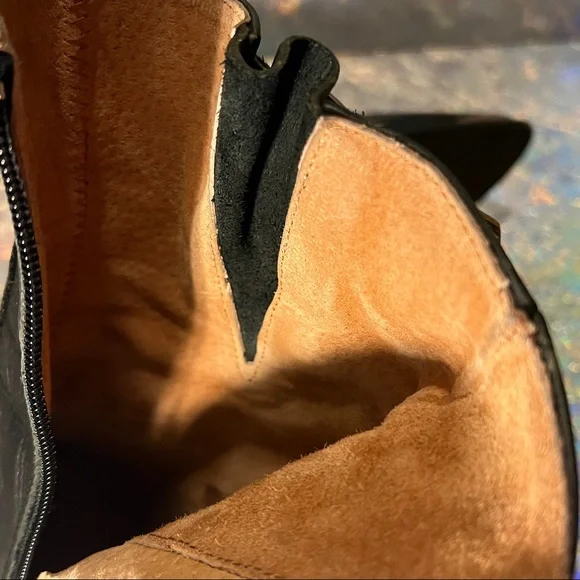 Jeffrey Campbell boots with Gold buckles. Size 7. Excellent condition! - Picture 10 of 14